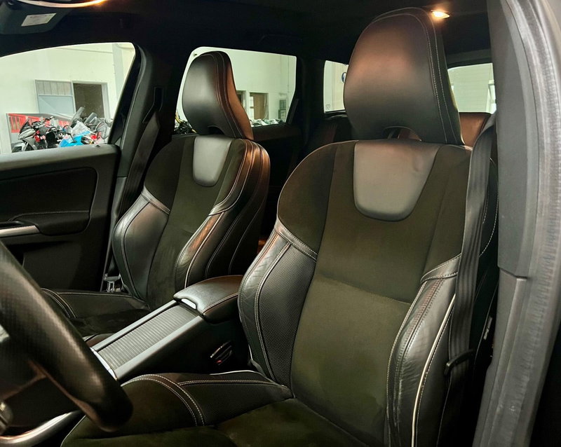 Volvo XC60 usata a Bari (19)