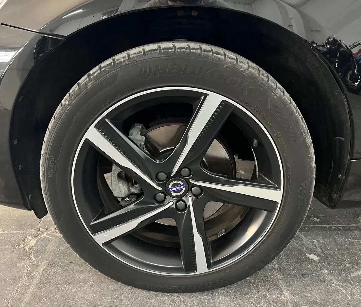 Volvo XC60 usata a Bari (5)