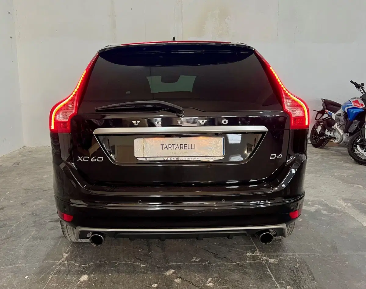 Volvo XC60 usata a Bari (7)