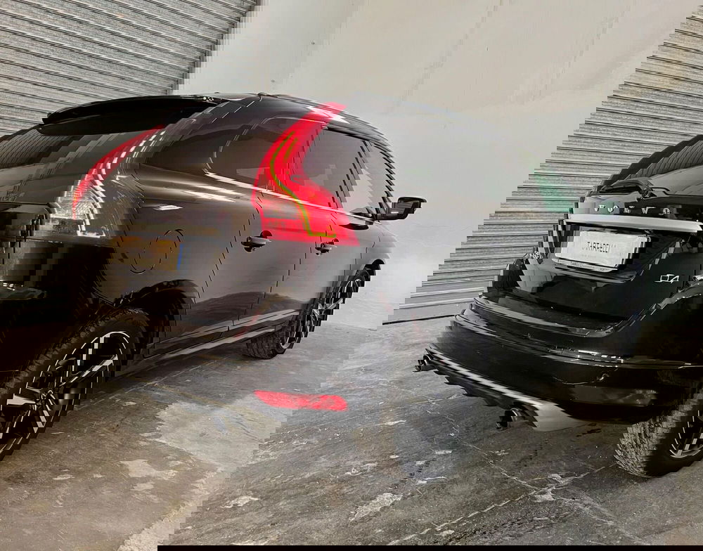 Volvo XC60 usata a Bari (8)