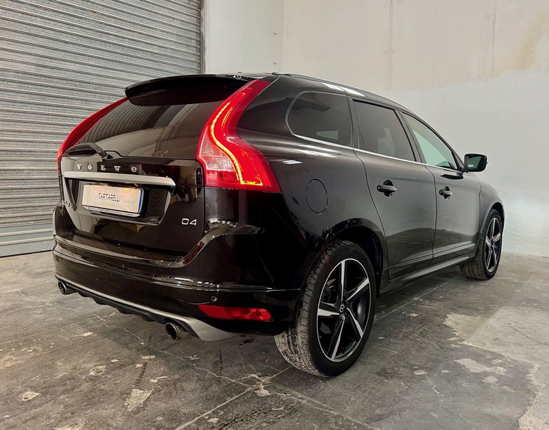 Volvo XC60 usata a Bari (8)