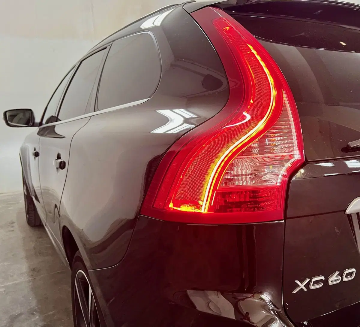 Volvo XC60 usata a Bari (9)