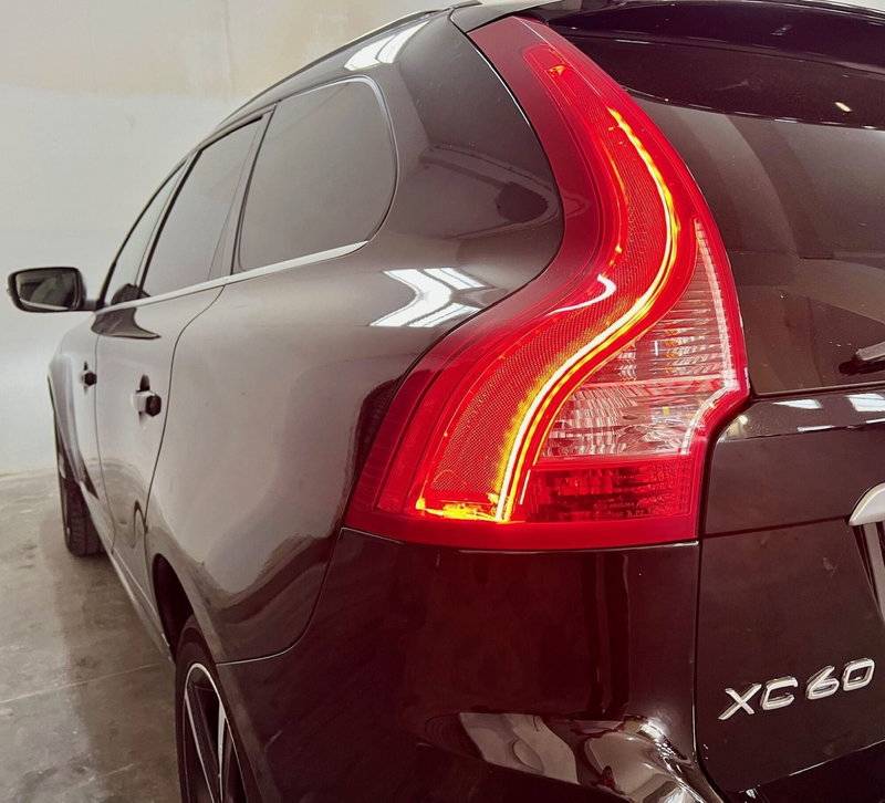 Volvo XC60 usata a Bari (9)