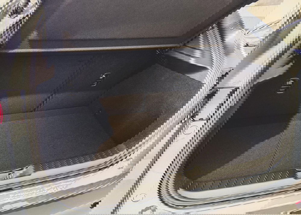 Mazda CX-30 nuova a Vercelli (7)