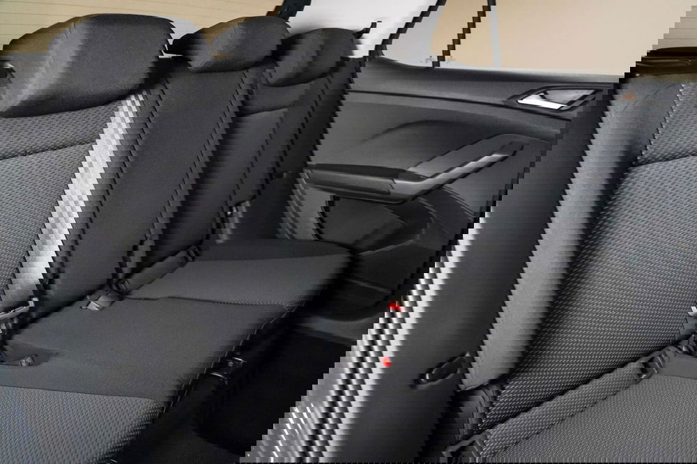 Volkswagen T-Cross usata a Varese (12)