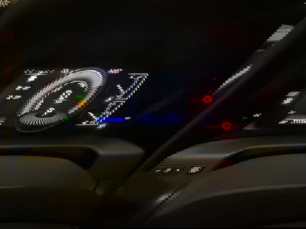 Lexus ES usata a Bergamo (13)