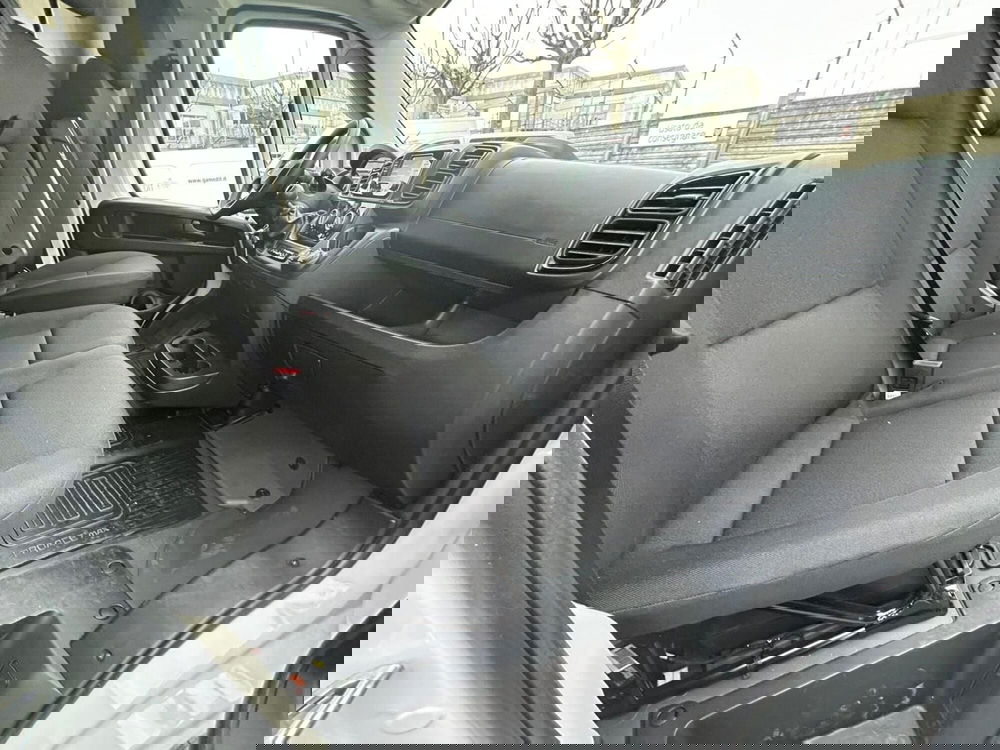 Toyota Proace Max Furgone nuova a Bergamo (6)