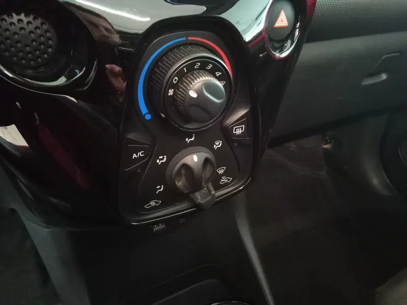 Peugeot 108 usata a Rimini (13)