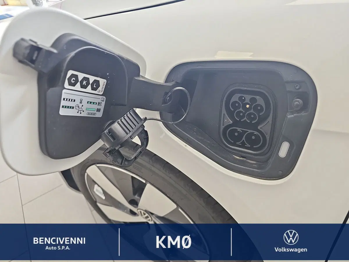 Volkswagen Passat nuova a Reggio Calabria (11)