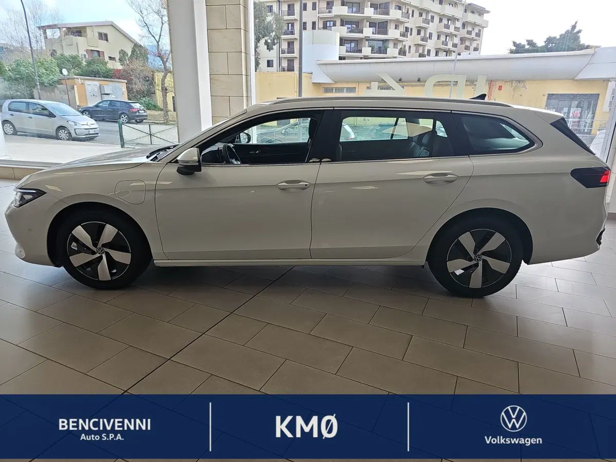 Volkswagen Passat nuova a Reggio Calabria (12)