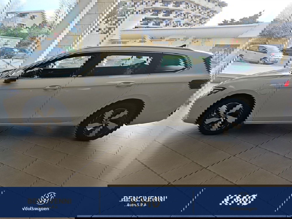 Volkswagen Passat nuova a Reggio Calabria (12)