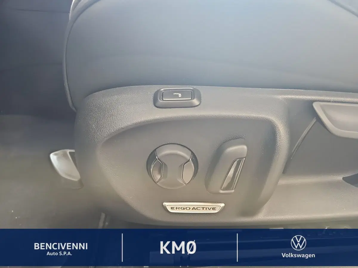 Volkswagen Passat nuova a Reggio Calabria (16)