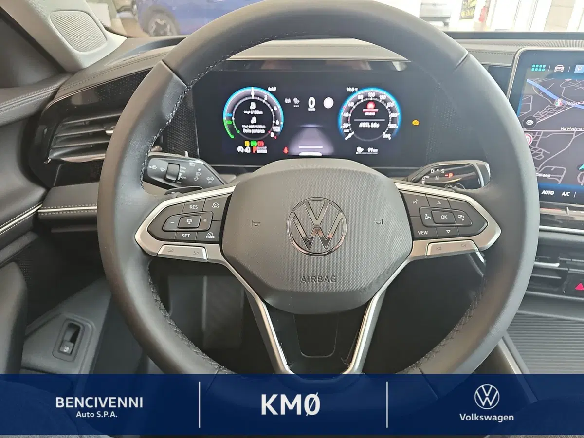 Volkswagen Passat nuova a Reggio Calabria (18)