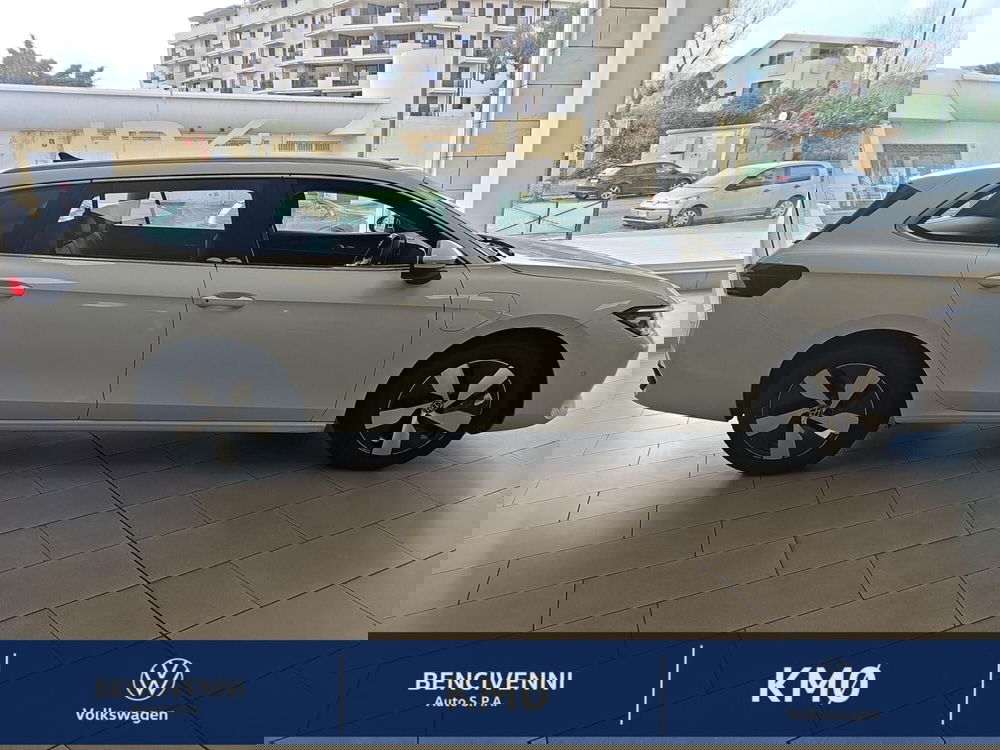 Volkswagen Passat nuova a Reggio Calabria (5)