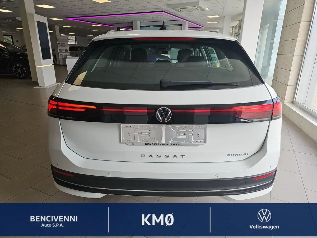 Volkswagen Passat nuova a Reggio Calabria (9)