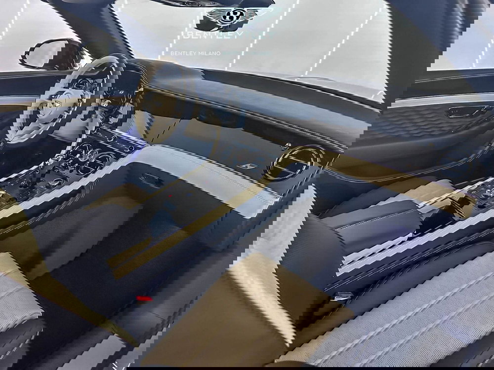 Bentley Continental GTC nuova a Milano (16)