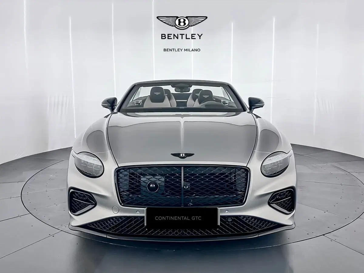 Bentley Continental GTC nuova a Milano (2)