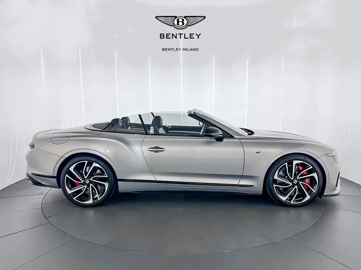 Bentley Continental GTC nuova a Milano (5)