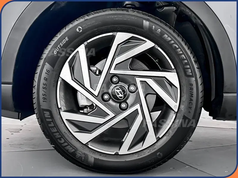 Hyundai Bayon usata a Milano (7)