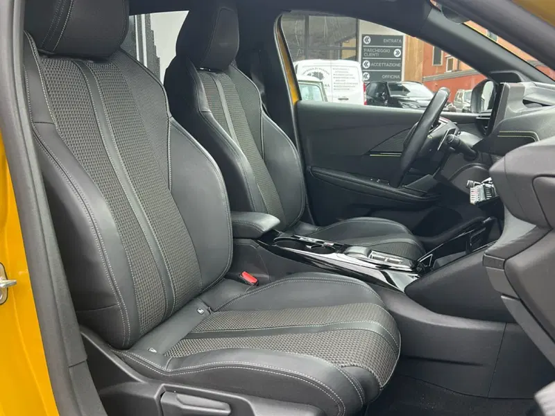 Peugeot 208 usata a Vercelli (17)
