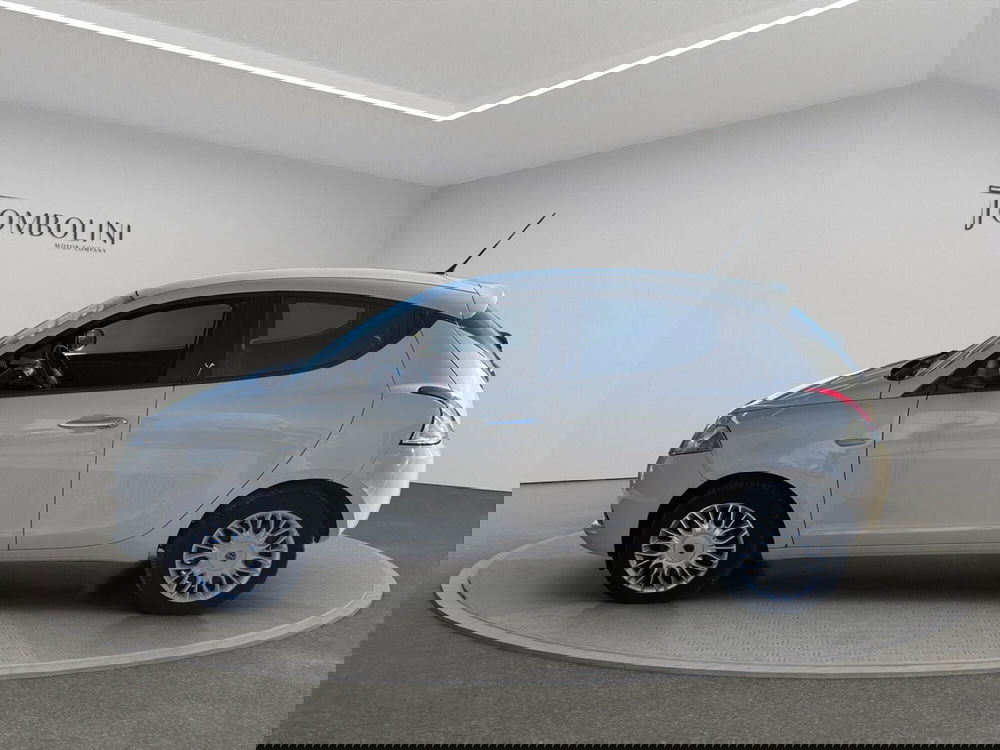 Lancia Ypsilon usata a Macerata (7)