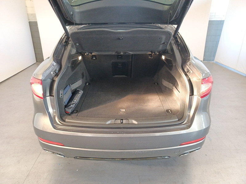 Maserati Levante usata a Varese (10)
