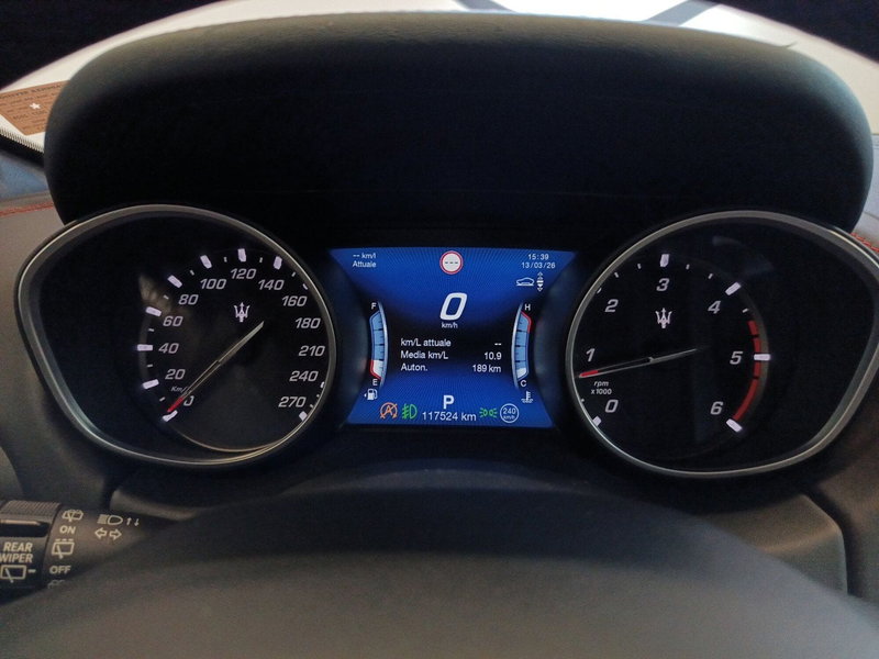 Maserati Levante usata a Varese (11)