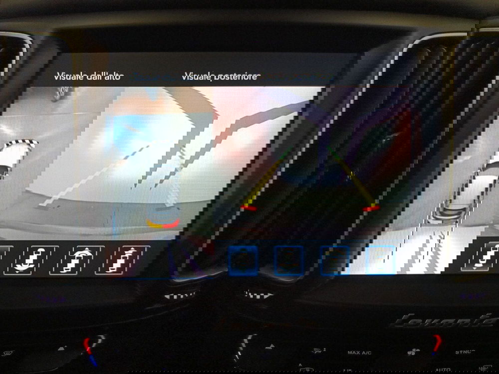 Maserati Levante usata a Varese (16)