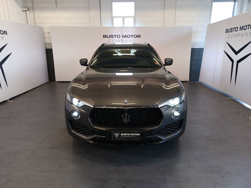 Maserati Levante usata a Varese (2)