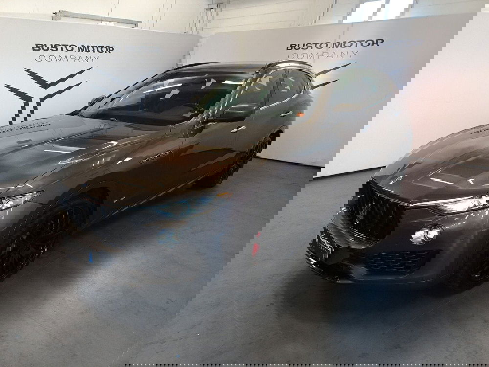 Maserati Levante usata a Varese (4)