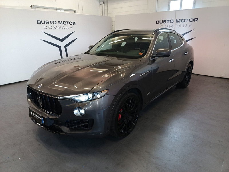 Maserati Levante usata a Varese (4)