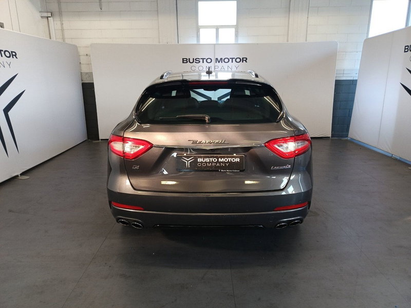 Maserati Levante usata a Varese (5)