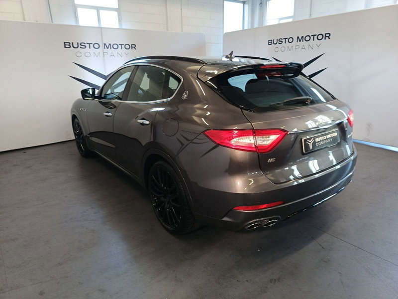 Maserati Levante usata a Varese (6)