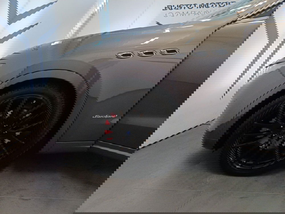 Maserati Levante usata a Varese (7)