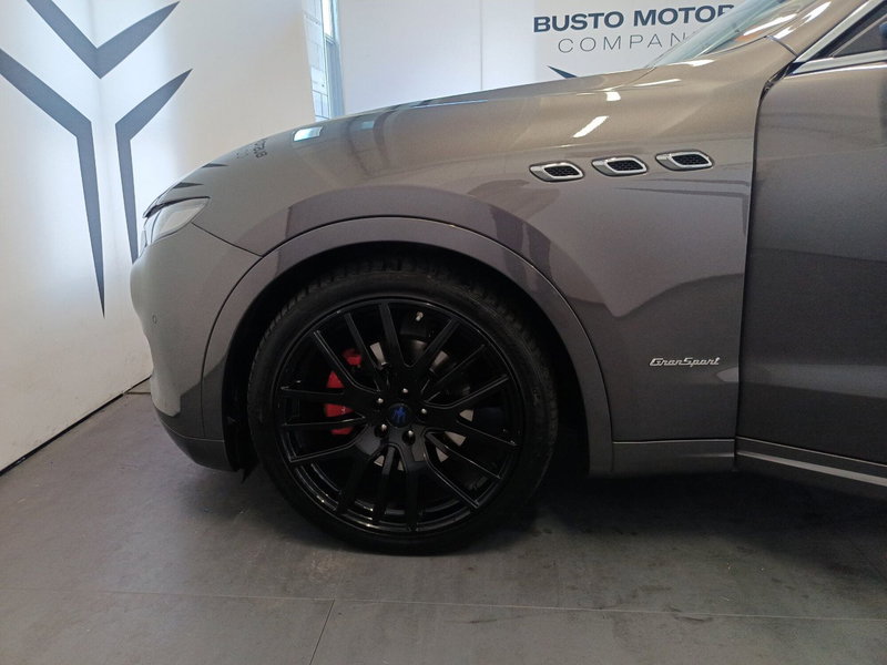 Maserati Levante usata a Varese (7)