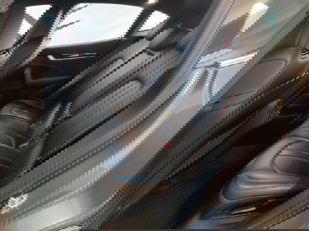 Maserati Levante usata a Varese (9)