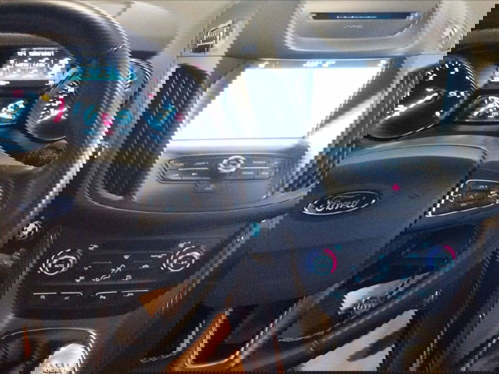 Ford Kuga usata a Milano (13)