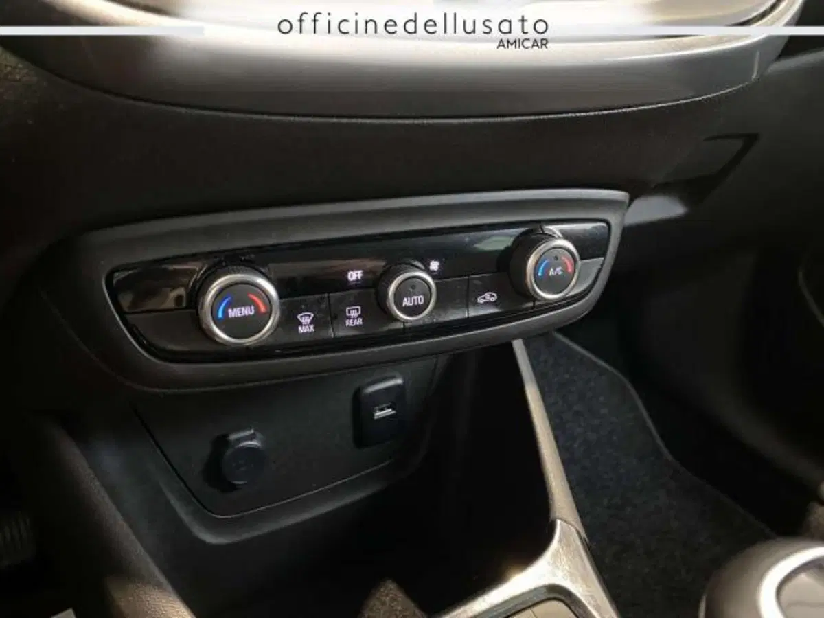 Opel Crossland usata a Matera (14)