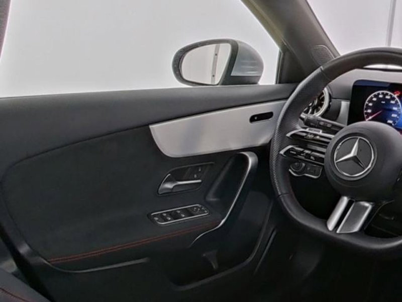 Mercedes-Benz Classe A usata a Milano (8)