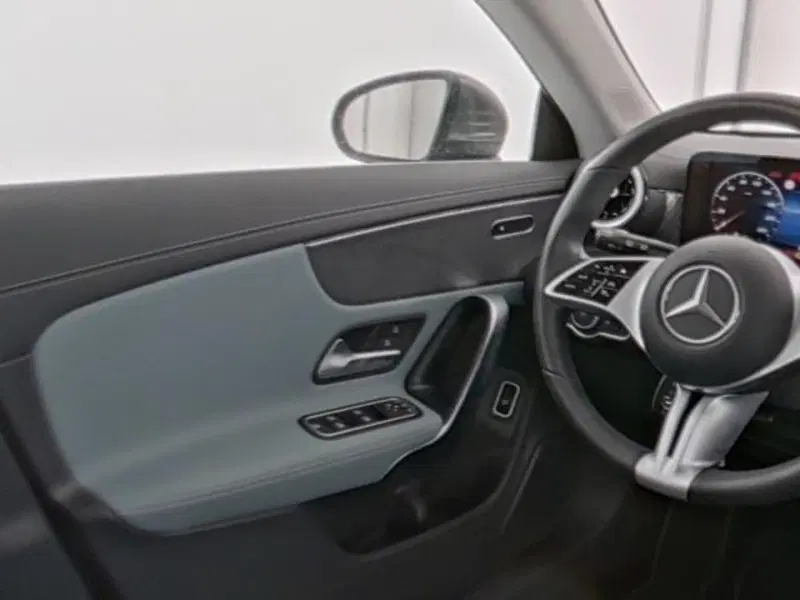 Mercedes-Benz CLA Shooting Brake usata a Milano (5)