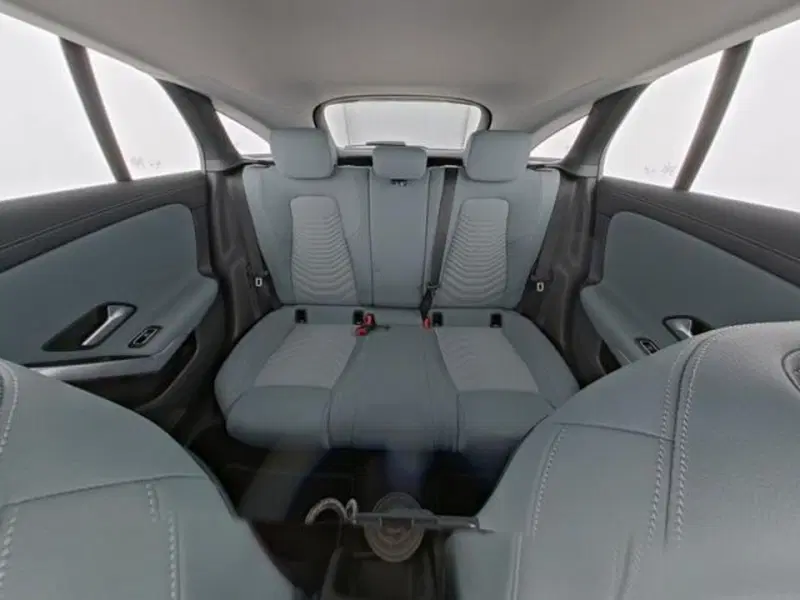 Mercedes-Benz CLA Shooting Brake usata a Milano (6)