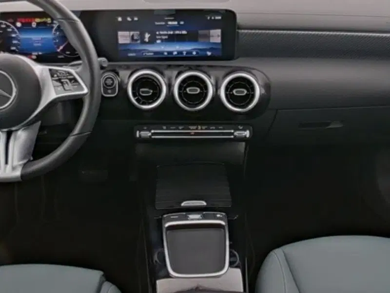 Mercedes-Benz CLA Shooting Brake usata a Milano (9)