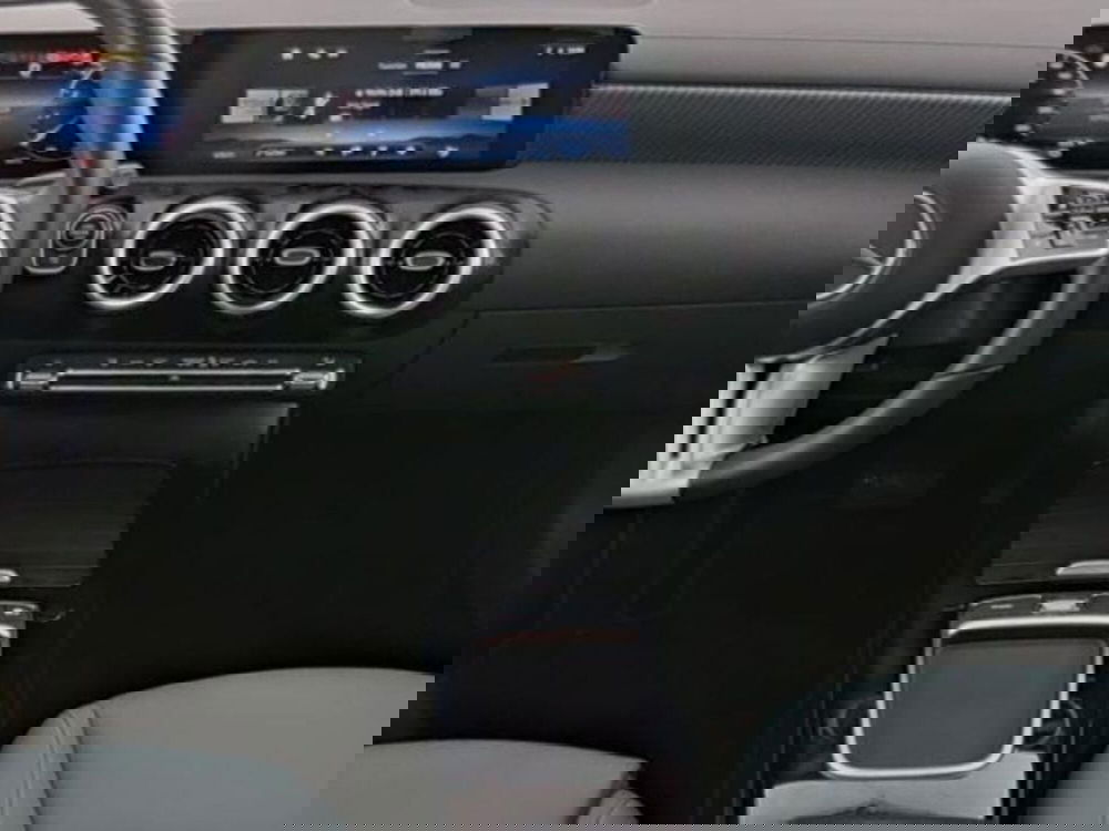 Mercedes-Benz CLA Shooting Brake usata a Milano (9)