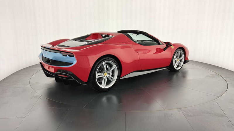 Ferrari 296 Spider usata a Perugia (5)