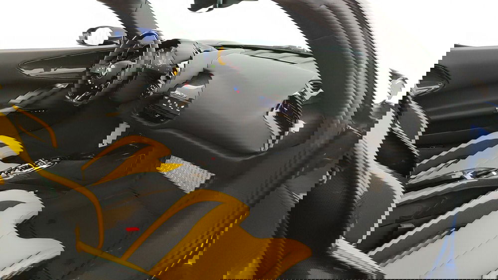 Ferrari SF90 Coupé usata a Perugia (18)