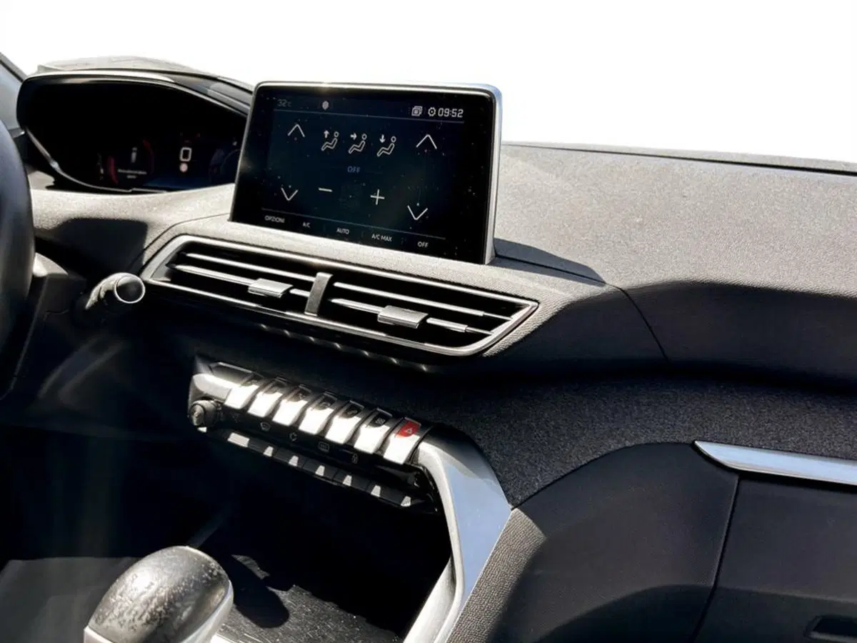 Peugeot 3008 usata a Piacenza (13)