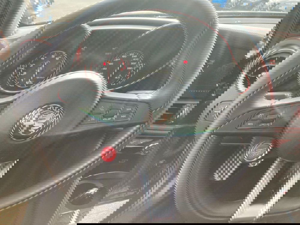 Alfa Romeo Giulia usata a Alessandria (13)