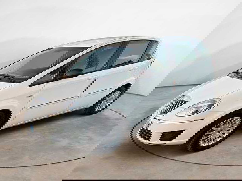 Lancia Musa usata a Siena