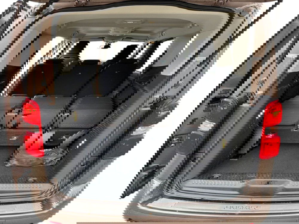 Toyota Proace Verso usata a Modena (17)