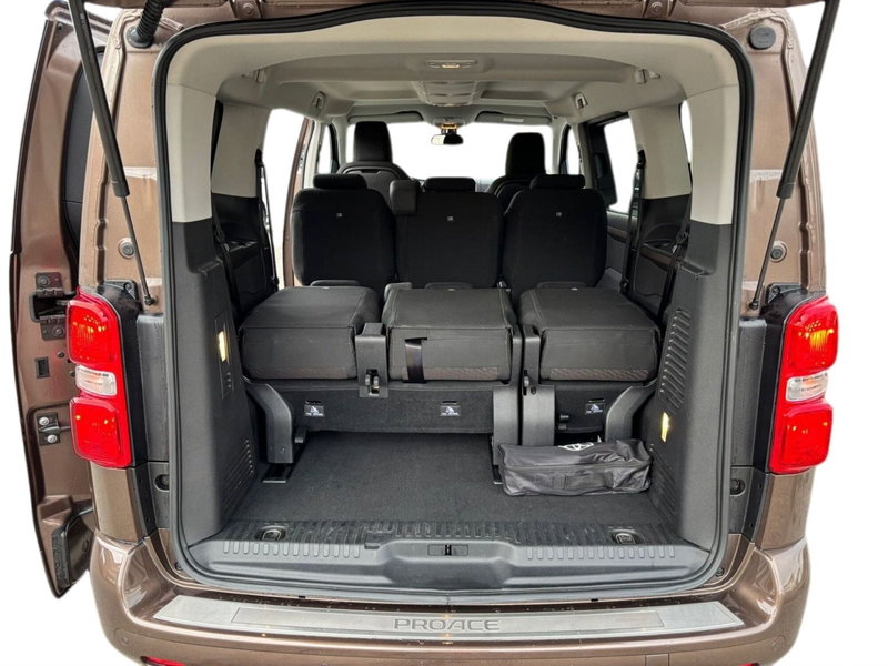 Toyota Proace Verso usata a Modena (17)